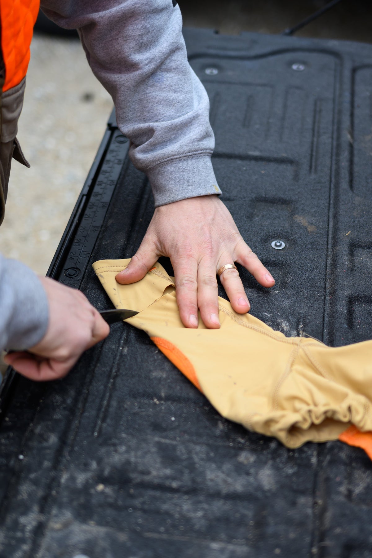 How Should a Hunting Dog Protective Suit Fit?